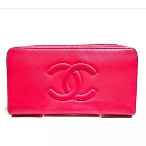 CHANEL Hot pink caviar Zippy leather wallet w/card Authentic